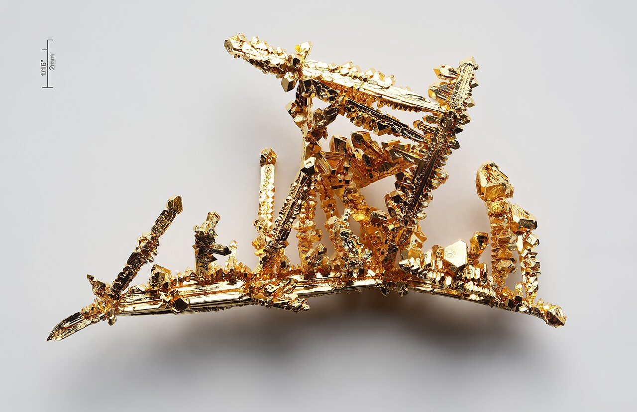 금 관련 실사 또는 그래픽 이미지: Gold-crystals