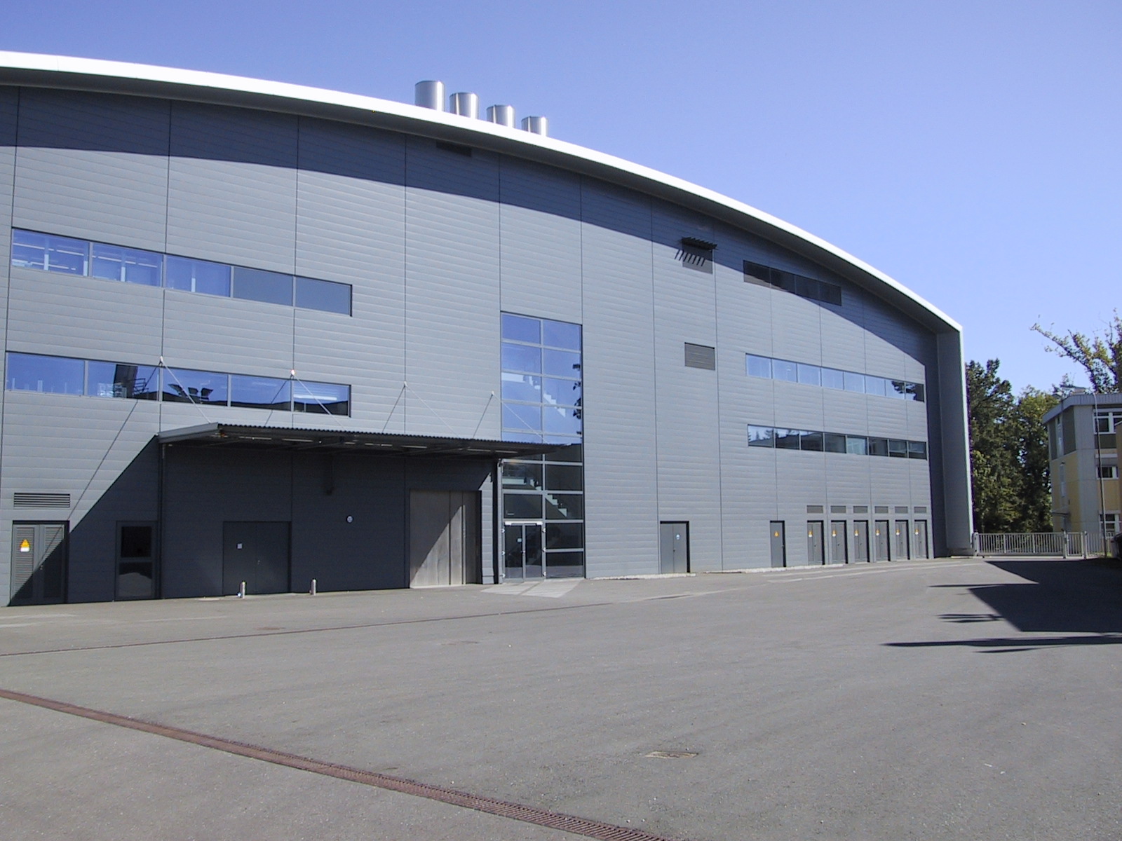 파운드리 트렌드와 관련된 200mm Wafer Production Hall